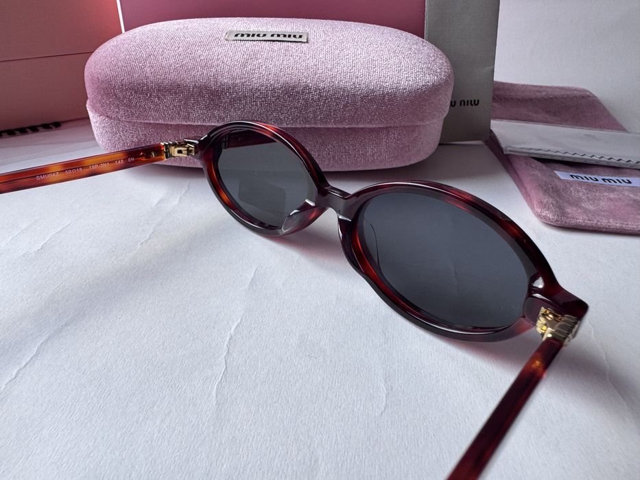 Ochelari de soare Miu Miu Oval SMU04Z 50-18 140, Noi