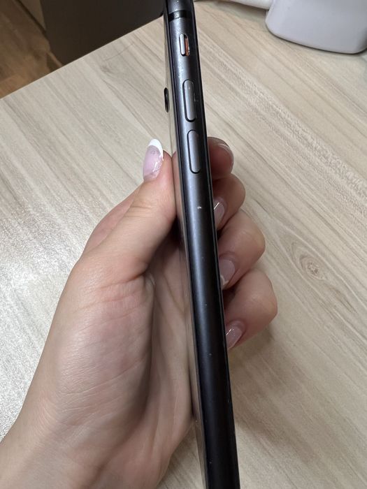 iPhone 8 черен.