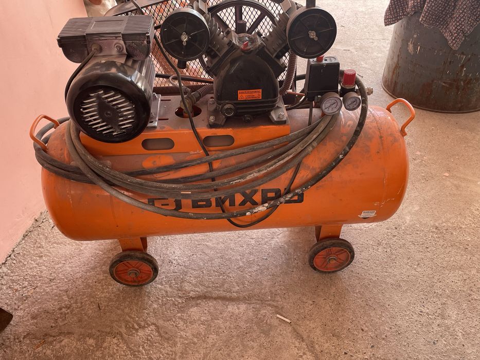 Продается компрессор 100 л