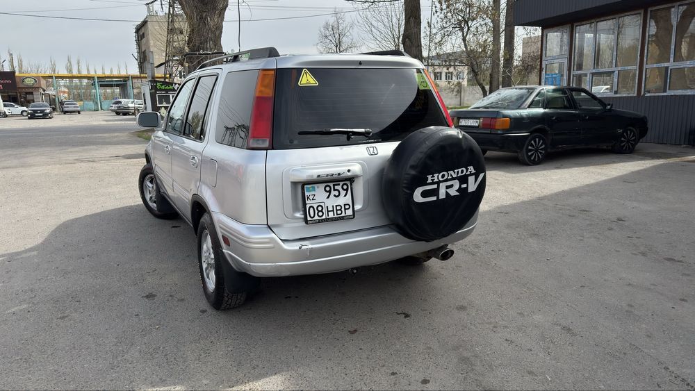Продам Honda CR-V