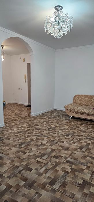 Продам 2-х комнатную квартиру .