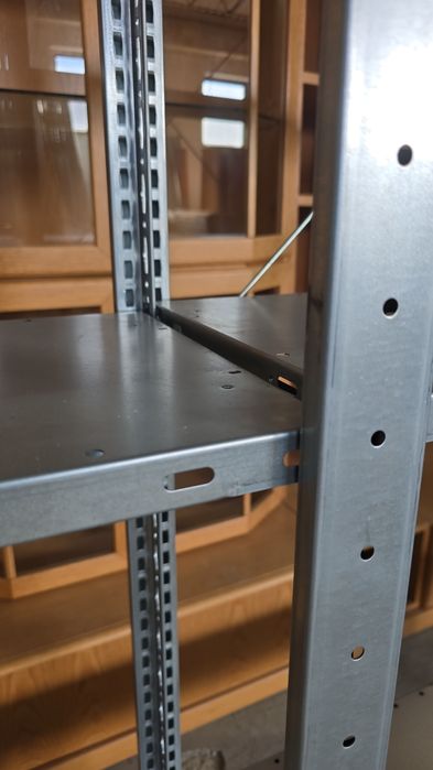 Rafturi metalice 150 kg polița se pot face cu 4 polițe sau 5 polițe pe raft dimensiuni 210 înălțime 105 lungime 35 lățime la mai multe neg
