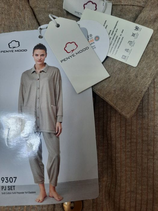 Продам стильный костюм L размер