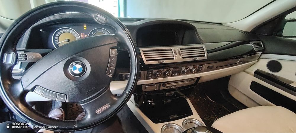 Sotiladi BMW 750 individual