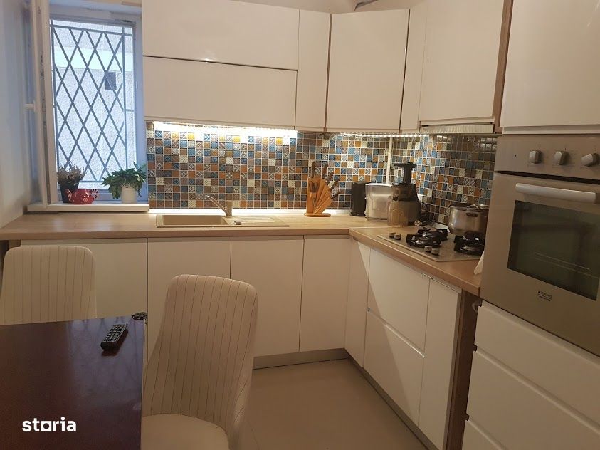 Apartament 2 camere Tineretului Parc/ Metrou/ bloc reabilitat/ renovat — fotografia 1