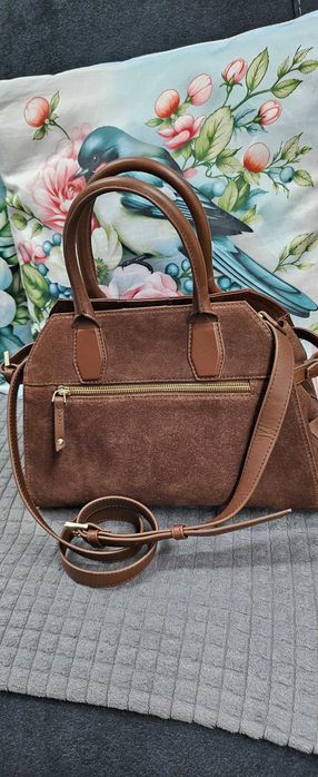 Poșetă Guess ,suede