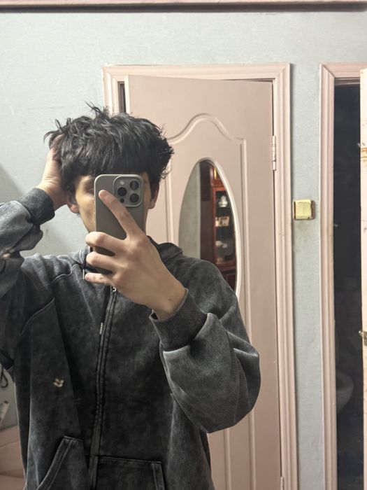 Айфон 16 про.