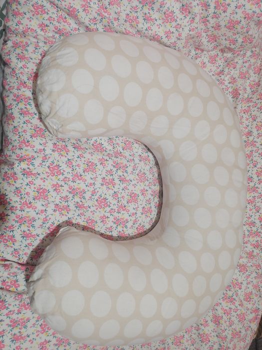 Възглавница за кърмене