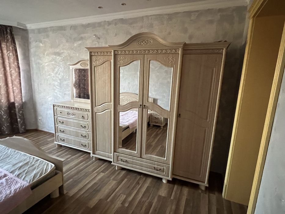 Спальный гарнитур