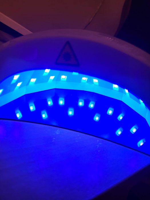 UV и LED комбинирана лампа за маникюр и педикюр