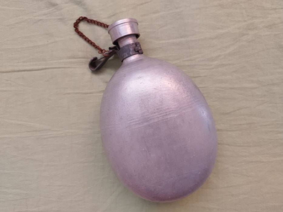 Стара манерка за вода