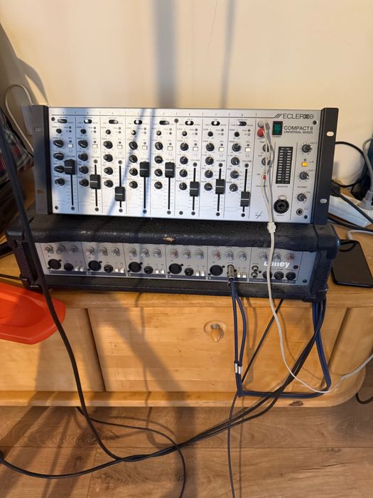 Boxe peavey de vanzare cu statie si mixer 2500 lei schimb si diverse sau animale