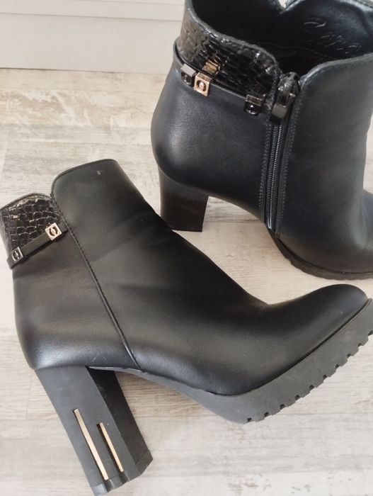 Дамски боти,38и39номер