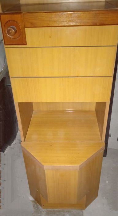 Шкаф с надстройка