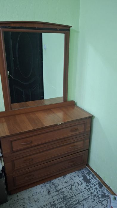 Продается спальный гарнитур
