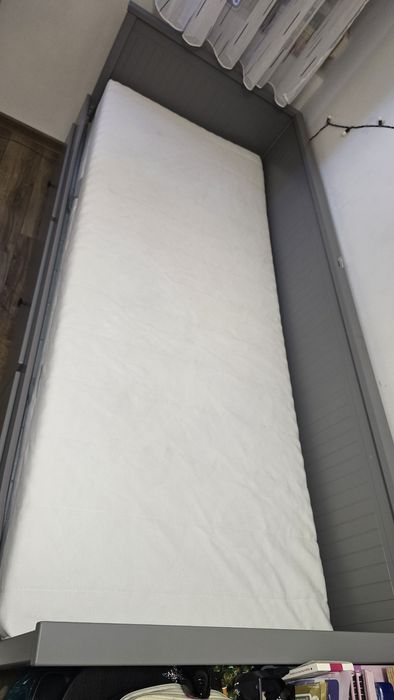 Pat divan Ikea gri - stare foarte bună