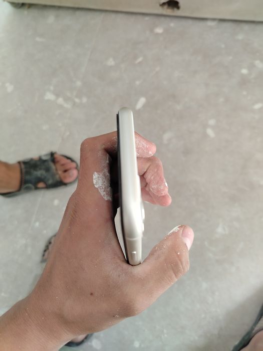 Iphone 11 holati idyal 128talik ochilmagan yomky 70