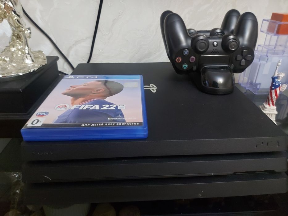 пс 4 про(Playstation 4 pro)