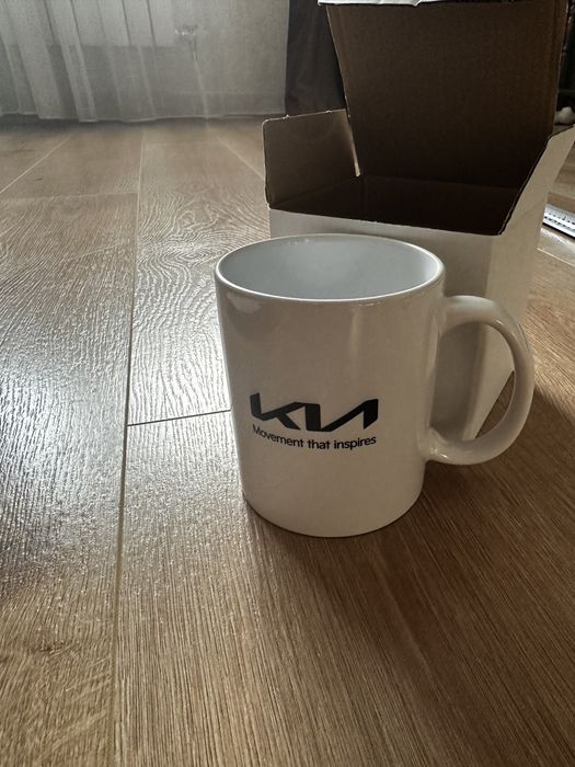 кружка с логотипом Kia