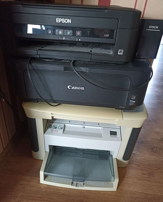 Продам  срочно принтер