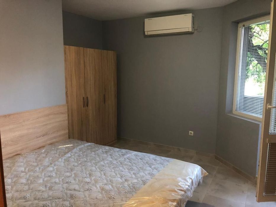 Дава се под наем Двустаен апартамент в Варна, Център - 50 кв.м за 357 € - Снимка #2