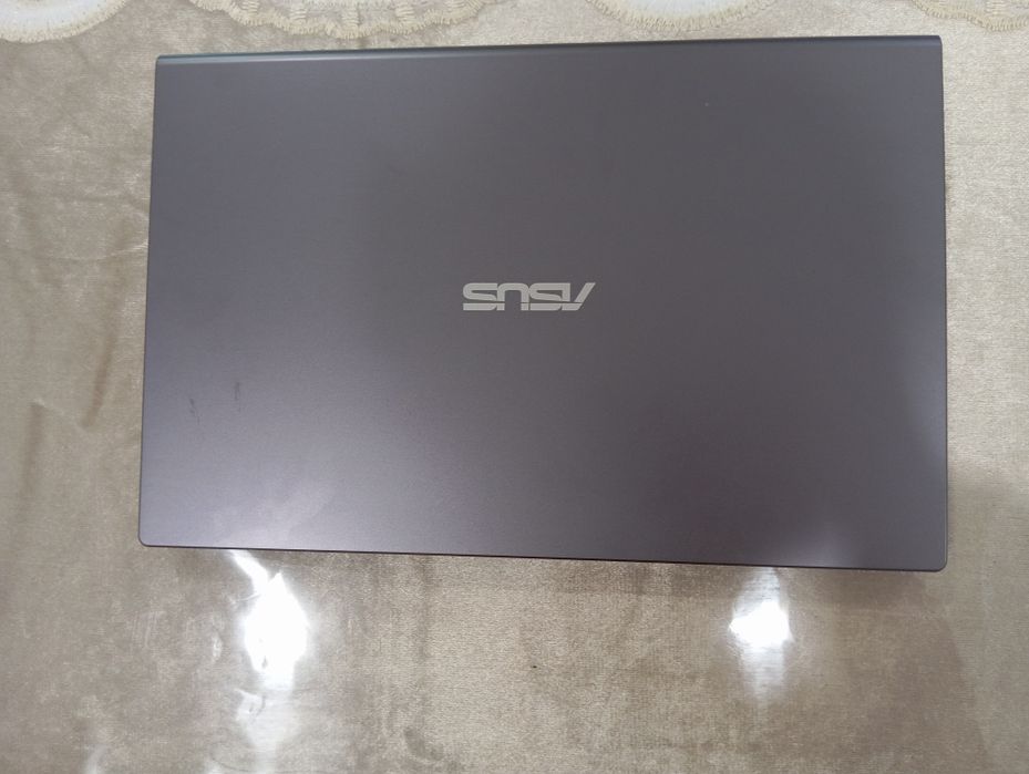 ASUS noutbook sotiladi yaxshi holatda