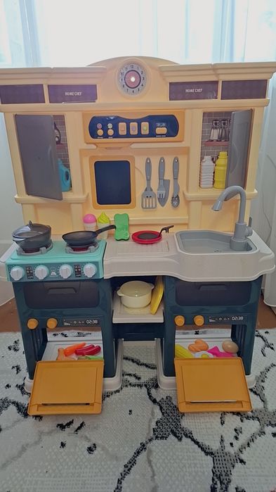 Продаётся детская игровая кухня.
Продаётся большая детская игровая ку