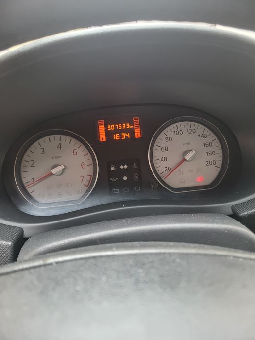 Dacia logan 2012  1.5  dci sau schimb cu aur