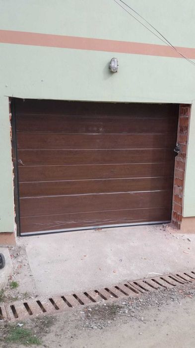 Uși de garaj secționale