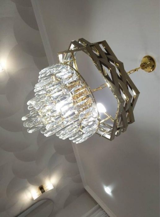 Продам люстру новую