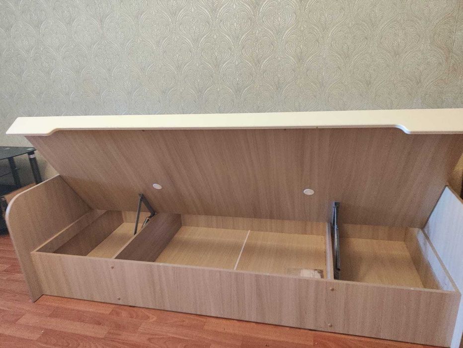 продам тахту светлую
