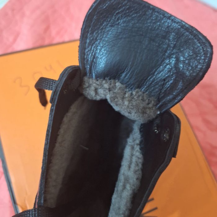 Женские кроссовки с мехом 39 размер.