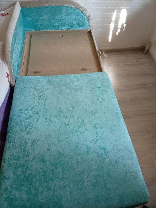 Продам диван-кровать подростковая