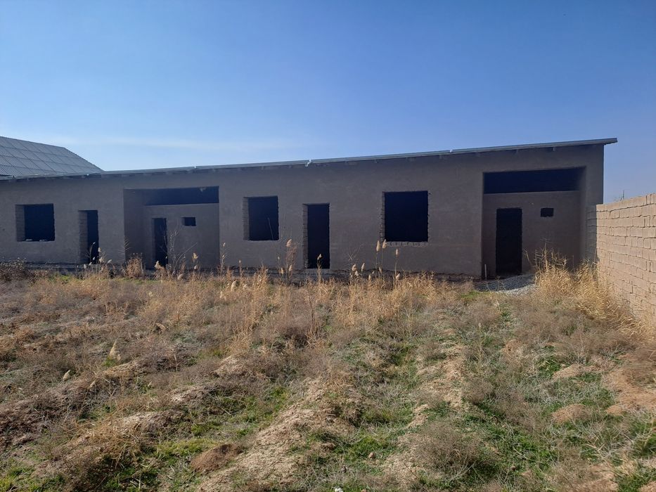 Ховли жой сотилади