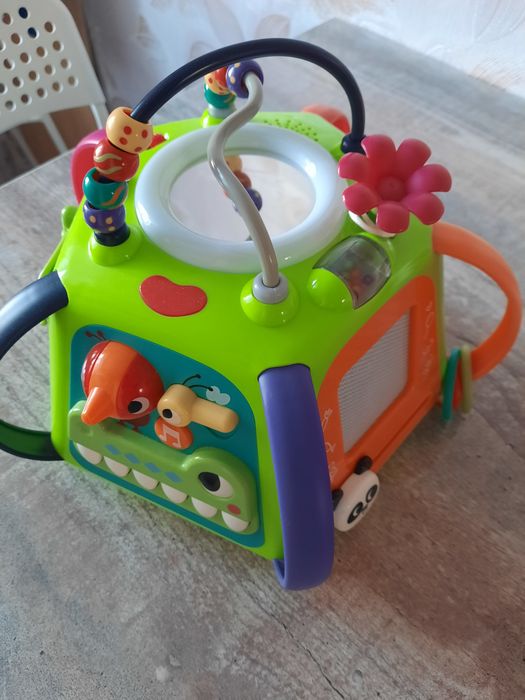 Продам игрушку Бизиборд