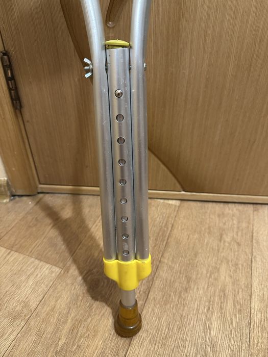 Продам костыли для взрослых