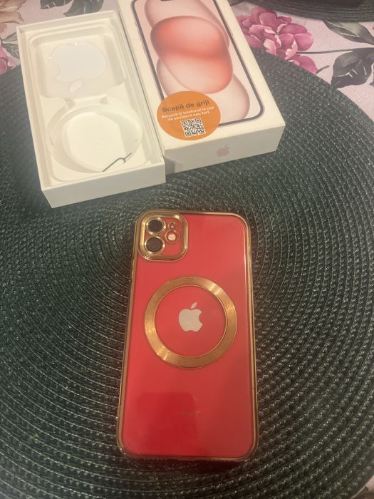 Iphone 11 Red 128 gb cu 9 huse cadou