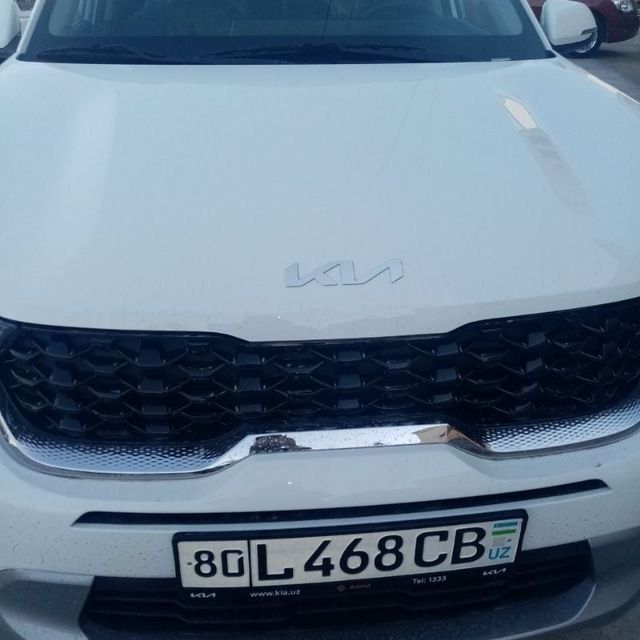 Sotiladi: Kia Sanet avtomat. Rangi oq. Bezinda. Narxi 16.500$  kami bo