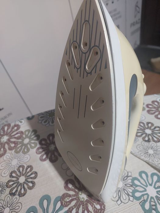 Продам утюг Tefal