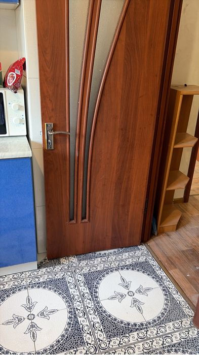 Продам двери межкомнатные