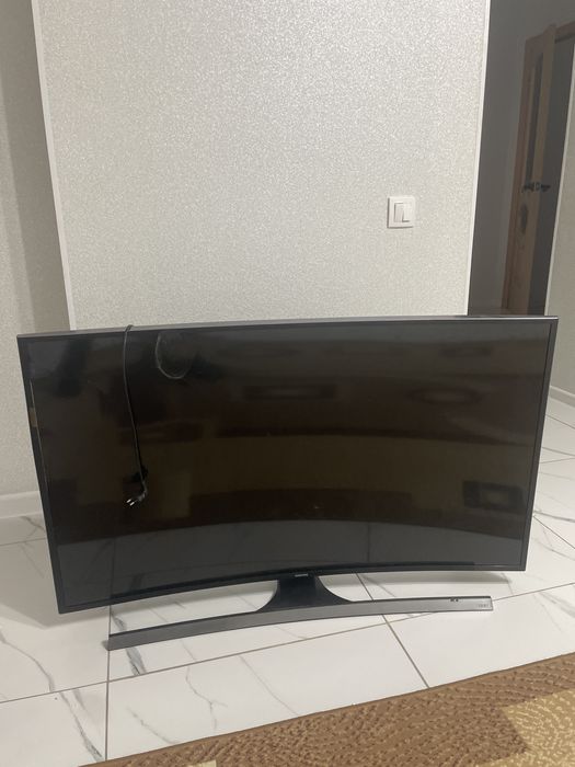 Продам телевизор на запчасти