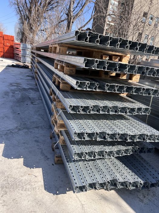 Rafturi metalice industriale