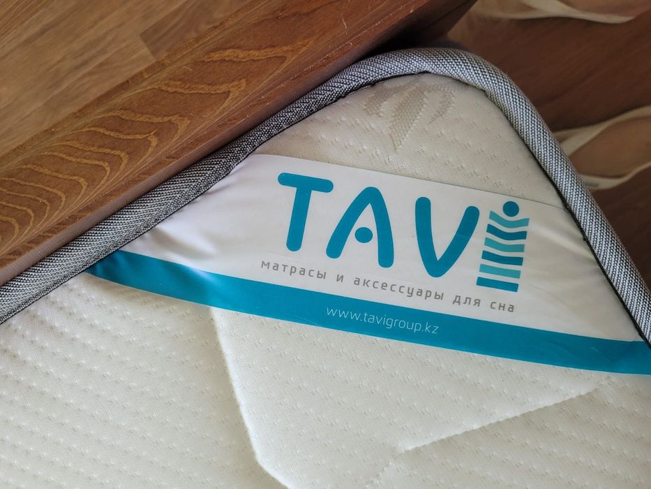 Продам диван дерево