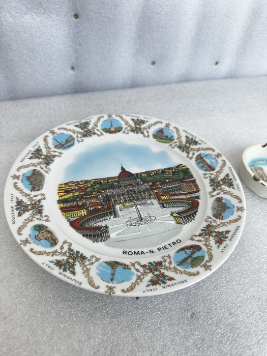 Винтидж декоративна порцеланова чиния от Италия