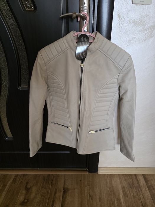 Дамско кожено яке