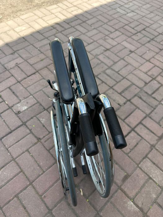 Срочно  коляска инвалидная