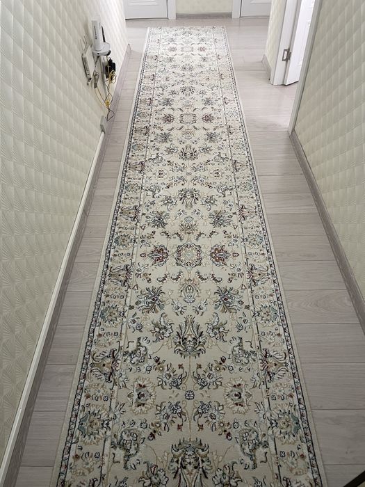 Продается ковер (дорожка) для коридора