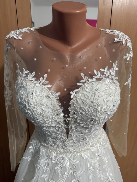 Vând rochie mireasă tip prințesă