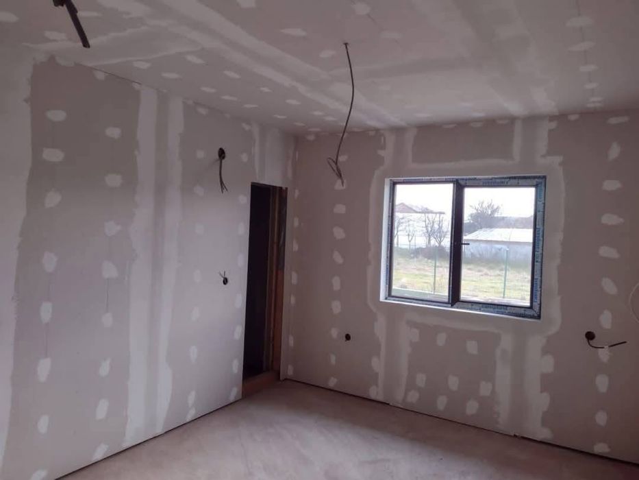 Vand case de locuit  pe structura metalica