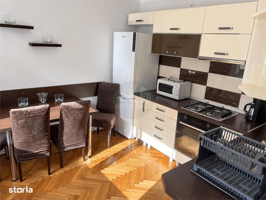 Apartament cu 3 camere si 2 bai in zona Centrala